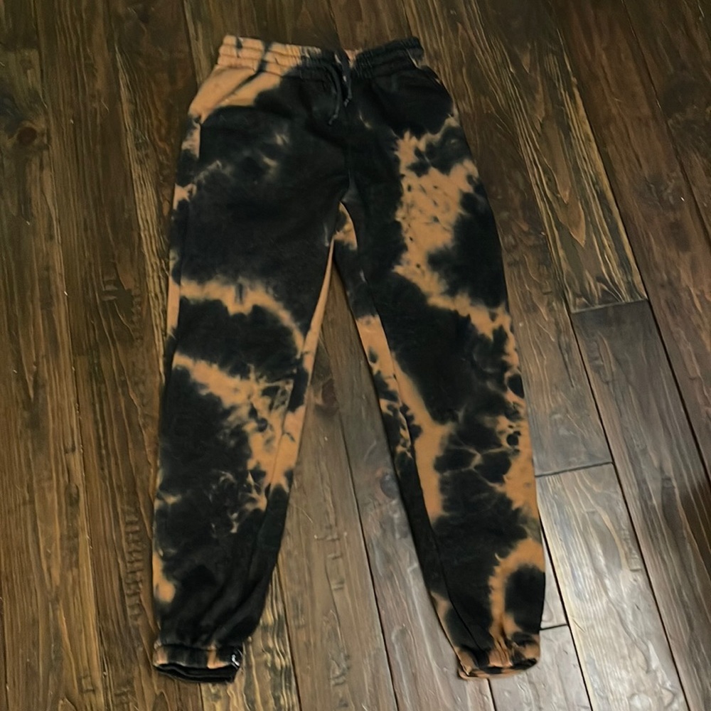 Balance Athletica dust devil affirmation joggers